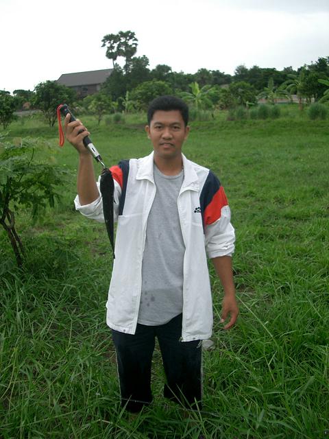ข้างนอกไม่มีคนถ่ายรูปให้ เข้ามาแล้