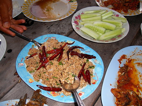 ลาบปลากระสูบ

โพสเองกลืนน้ำลายเอง  :