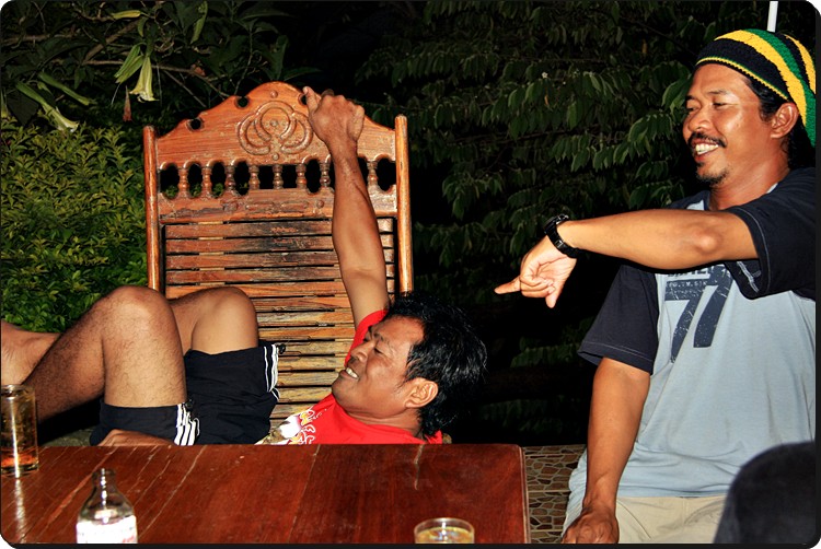 คู่เนี้ย เค้าคู่ปรับกันคราบ :cheer: