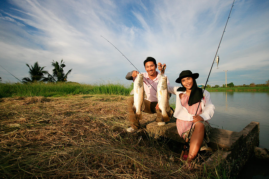 พี่เล็กต้องรีบไป ธุระ  เลยบอกให้ ทั้งคู่ มาถ่ายภาพกันไว้ก่อน