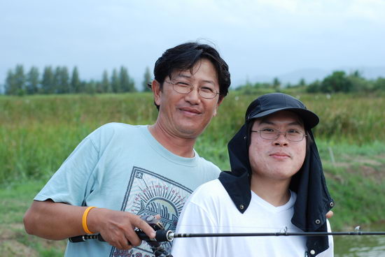 ขออภัย มัวเสียเวลา ย่อภาพน่ะครับ

ทีมกรุงเทพ มี น้าใหญ่ acconet น้าโน้ต rmutt น้าออย photography แ
