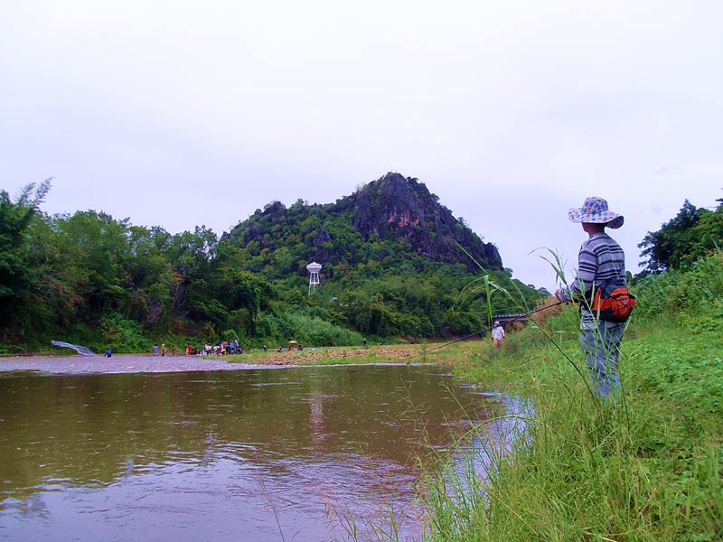 ไปคร๊าบบบบบ..น้าต้อม.....ย้ายหมาย........
ได้ตัวแล้วนี่......ไม่โดนน้าใหญ่ถากถางแล้วน่า...ปะ!!!!
 