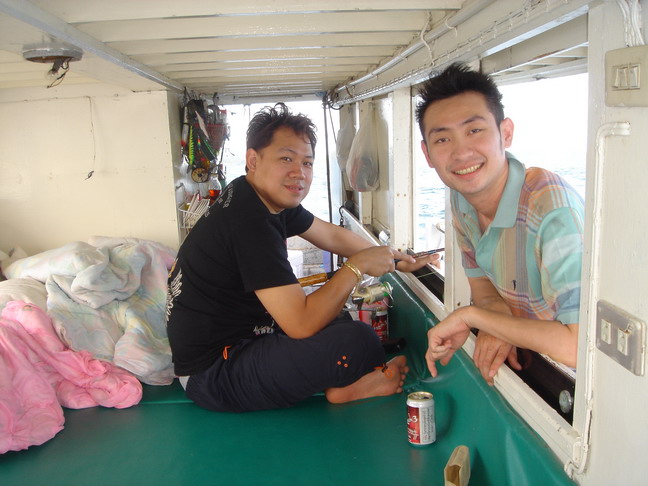 ตกปลากลั่วดำครับ :laughing: :laughing: :laughing: