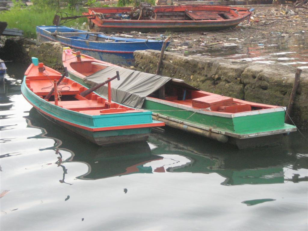 เรือเล็กริมคลอง