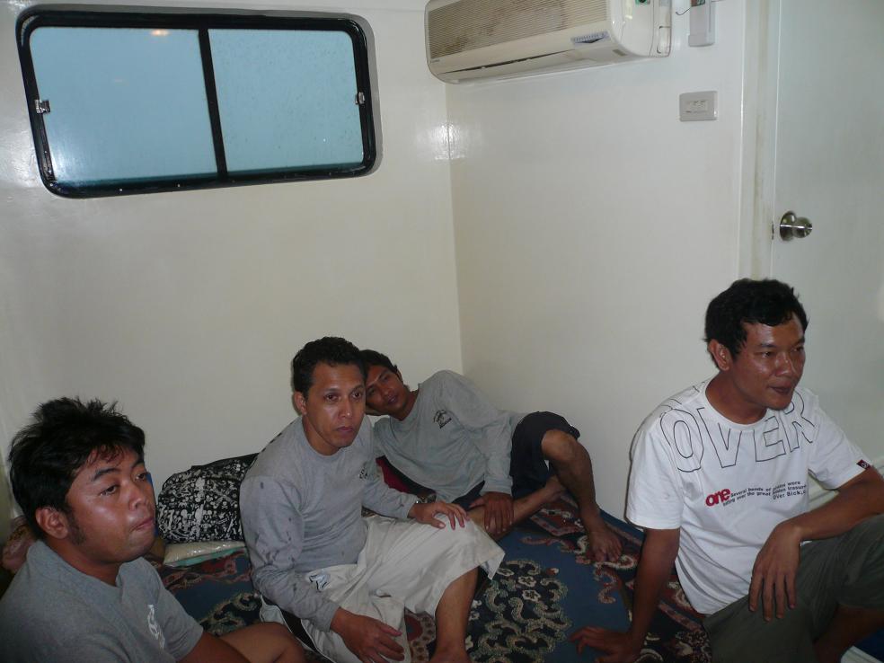 ช่วงเวลาไต๋โทวิ่งเรือเข้าหมายไม่มีอารายทำพวกเรามานั่งดูหนังกานดีกว่า

 :smile: :smile: :smile: :sm