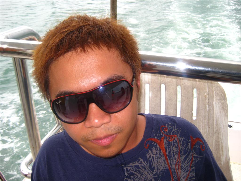 ขากลับน้องโจ้...หลังจากทั้งหน้าดิน pop jig นั่งพักอย่างสบายอารมณ์ .....กอล์ฟ..ยายี่ห้ออะไรนะลืมไปแล้