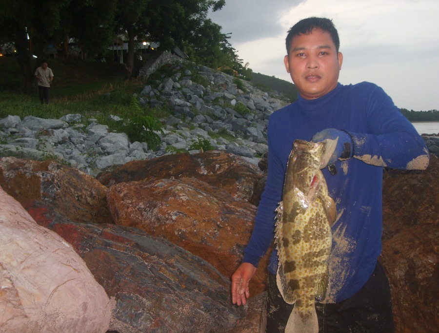 โต้คลื่นสุดมันส์กับพลพรรคจิ้งจอก จัดโดยพลพรรคตะหานน้ำ อิ อิ