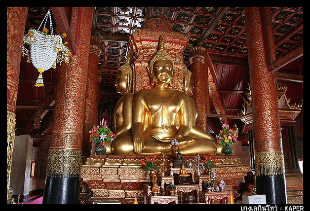 มาวัดนี้มีเป้าหมายค่ะ นอกจากไหว้พระพุทธรูปปางมารวิชัย
สี่องค์หันหลังชนกัน ภายในวิหารนี้ยังมีสิ่งที่