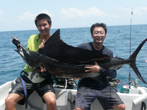 ถ่ายอีกรูปแล้วก็ปล่อย

พยามกำหนดเวลาเอาขึ้นเรือ30วิแล้วต้องลงน้ำครับ :smile: