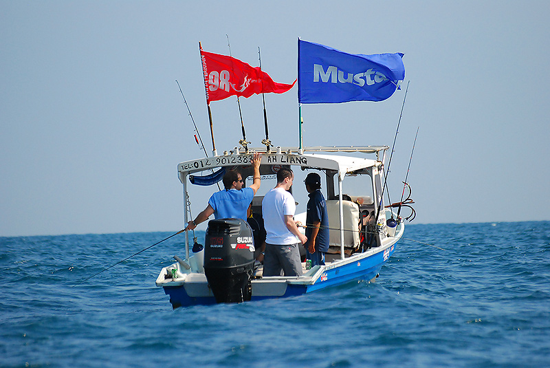  :grin:ทีม mustad โสกหาปลาเหยื่อเหมือนกัน