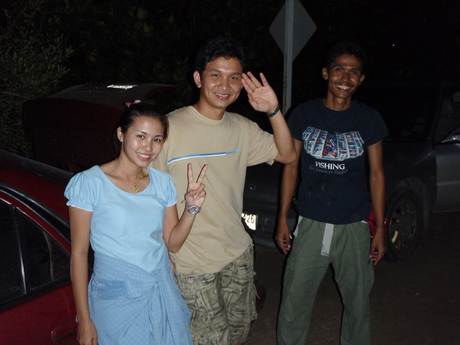 ลากัน จบเรื่องด้วยรูปนี้แระกันค๊าบบ.....
เพื่อนที่เข้าทางถูกใจ...กับวันเพลิน ๆ ทริปถังแตก อีกทริปนึ