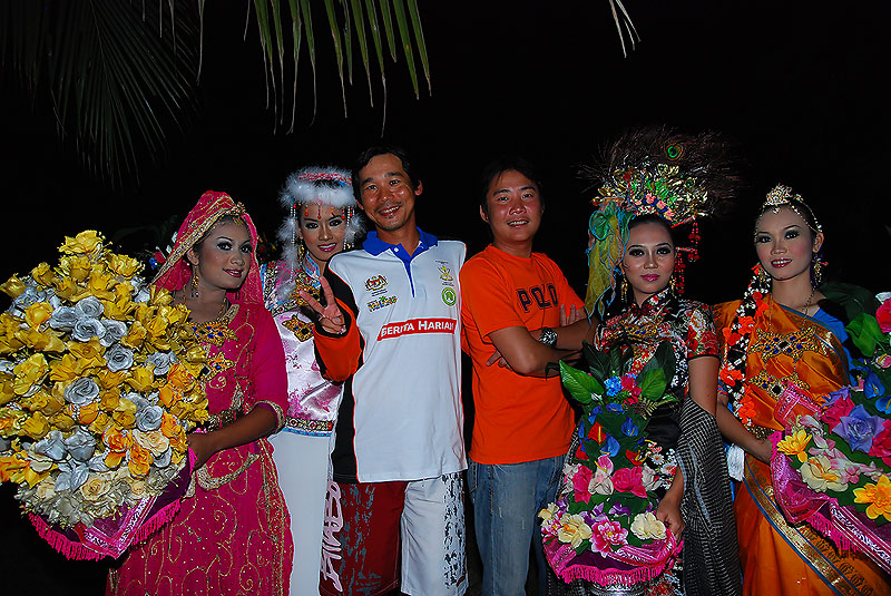 ขอถ่ายกับนักแสดงทีจะมาแสดงในงานนี้ :grin:
