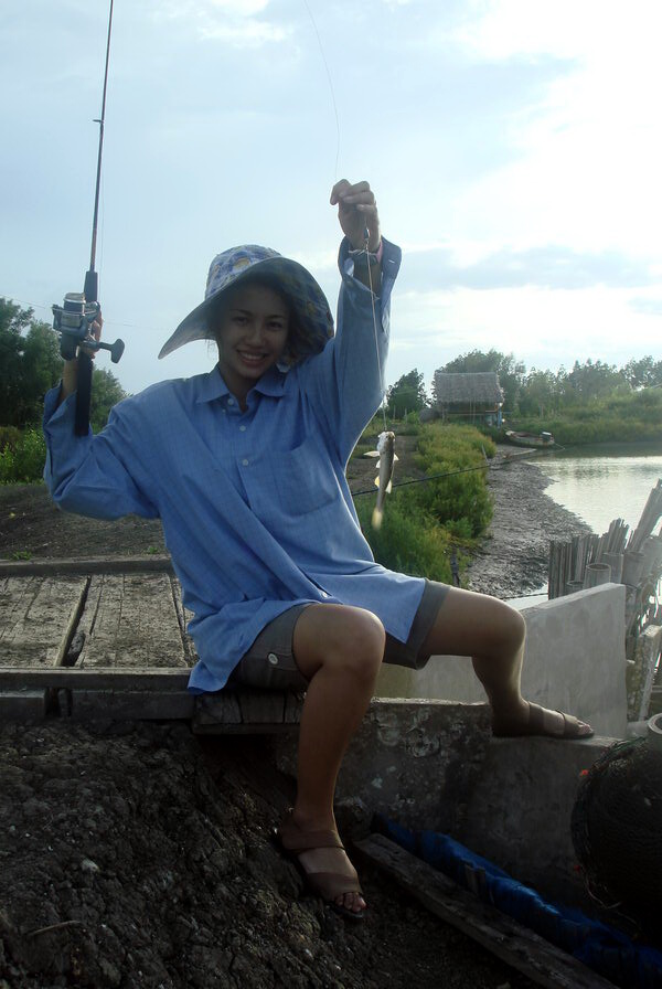 พยามาร เอ้ย คุณพยาบาล อ้อนตามมาตกปลาด้วยครับ 
ปลาเล็กกินดีๆเนี่ยชอบนักละ.. :grin: