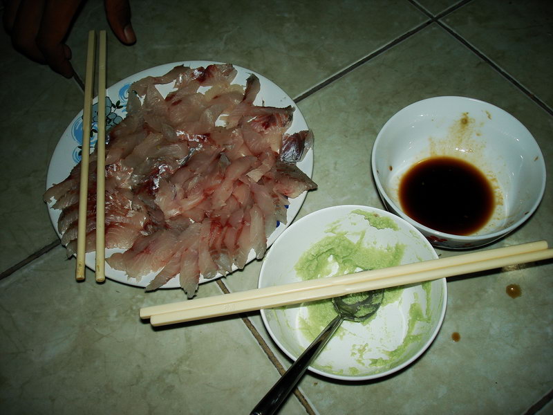 และต่อเนื่องเป็นวันที่สอง
คืนก่อนทำปลาช่อนกินกัน
คืนวันอาทิตย์เลยโทรชวนน้าออยPhotography และน้าอาท