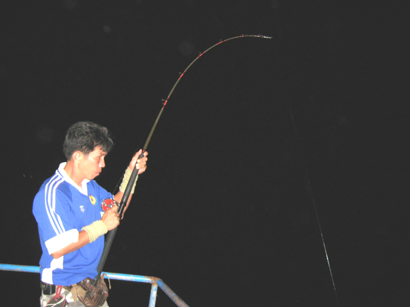 ภาพนี้โชว์แอคชั่นครับ :laughing: :laughing: