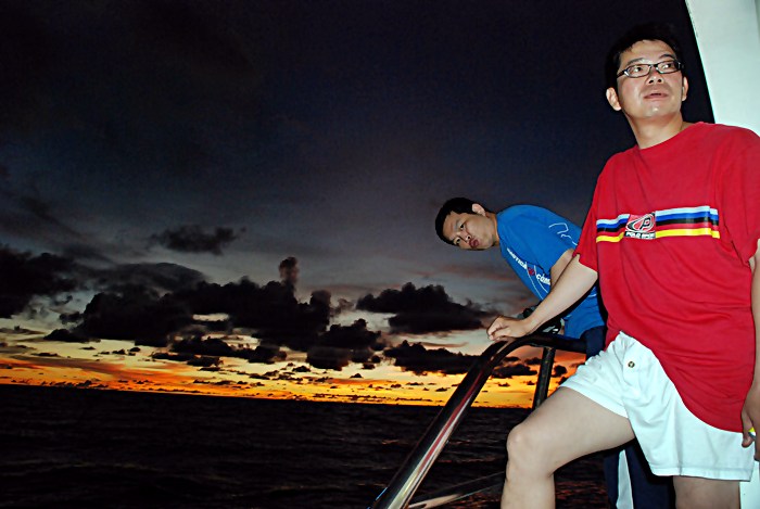 เราอยู่ที่นี่กันจนมืด เก็บแสงสวย ๆ มาก่อนฟ้าจะปิด
 :laughing: :grin: :laughing: