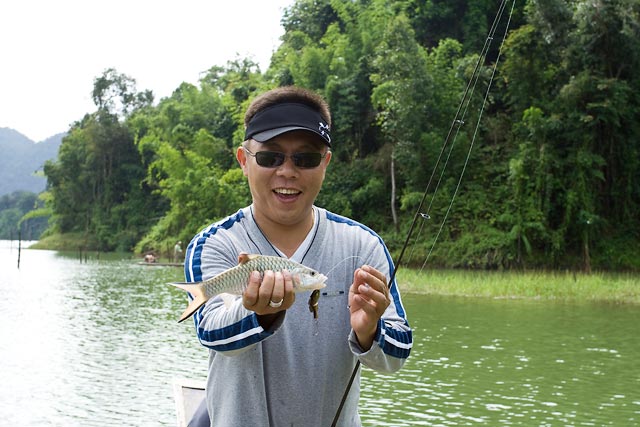 เบ้บี้เกีร่อนได้ปลากระสูบตัวเล็กจนเบื่อปลดเลย  :laughing: