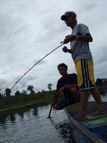 ปื๊ดๆๆๆๆๆๆๆๆๆๆๆ......เฮ้ย....เอาเรือมาเร็ว..

จะเห็นสปูลเเล้ว.......โว้ยยยยยยยย.... :grin: :grin: 