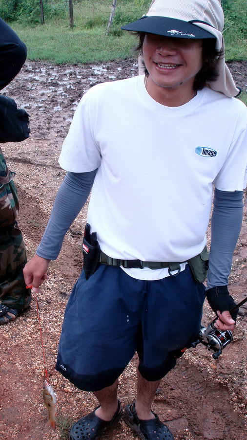 คนนี้ก็ได้มาครับ
แต่เอ๊ะ ไหนปลาอะ
หาดูเอาเองครับท่านผู้ชม  :love: