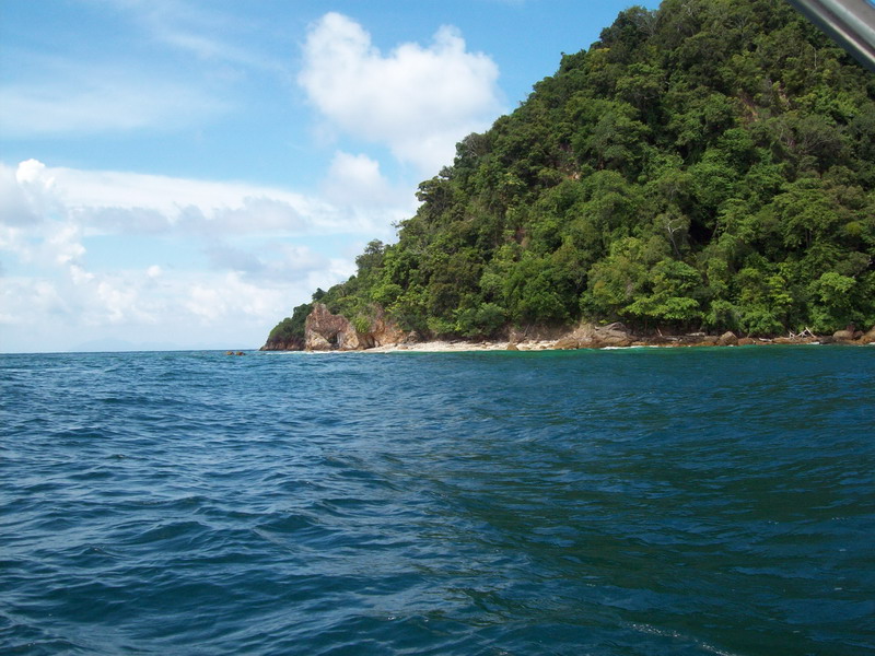  :cool:ขับออกไปตกปลาหัวเกาะมีหินกอง