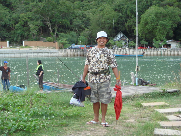 ใกล้ 6 โมงเย็นไต๋เรือจะมารับพร้อมคร