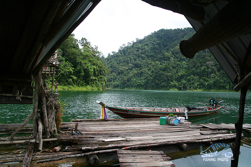 นั่งเรือมาประมาณ 2 ชม.กว่า ทั้งแดด ทั