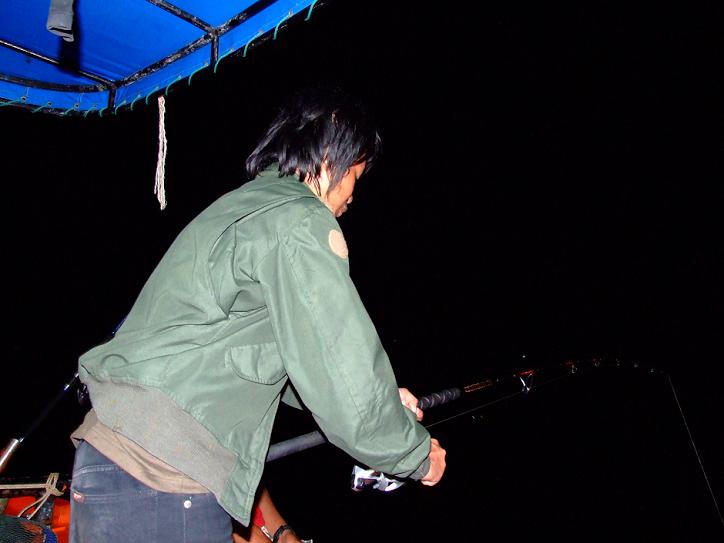 ตั้มก้อยังไม่คุ้นกับปลาน้ำลึก ... แต่บอกมันส์สุดๆ :laughing: :laughing: