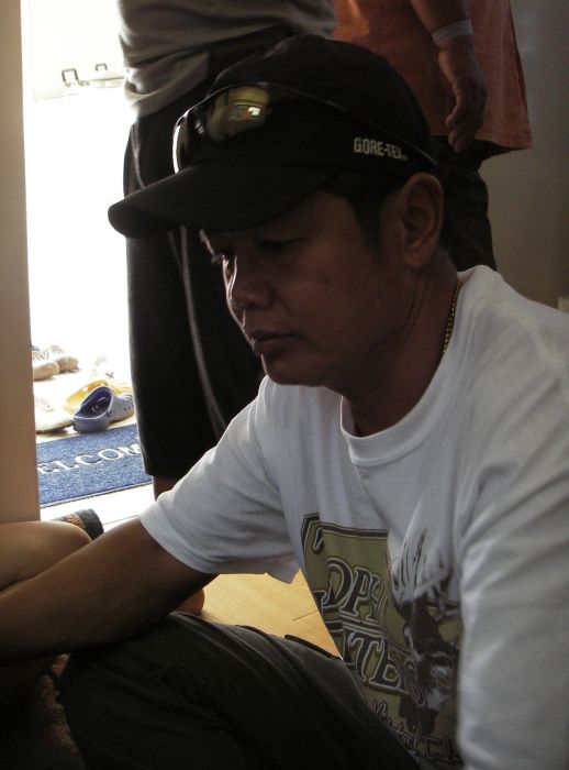 


 พี่เรวัตร หรือ พี่ต้อยหมวกดำ

 ก้