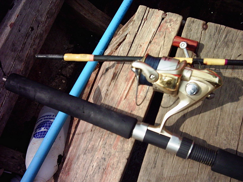 ดูกันชัดๆ ครับ หักจริงๆ  :frown: :frown: :frown:
รอก Shimano Ultegra 4000  เปิดประเดิมปลาตัวแรก คัน