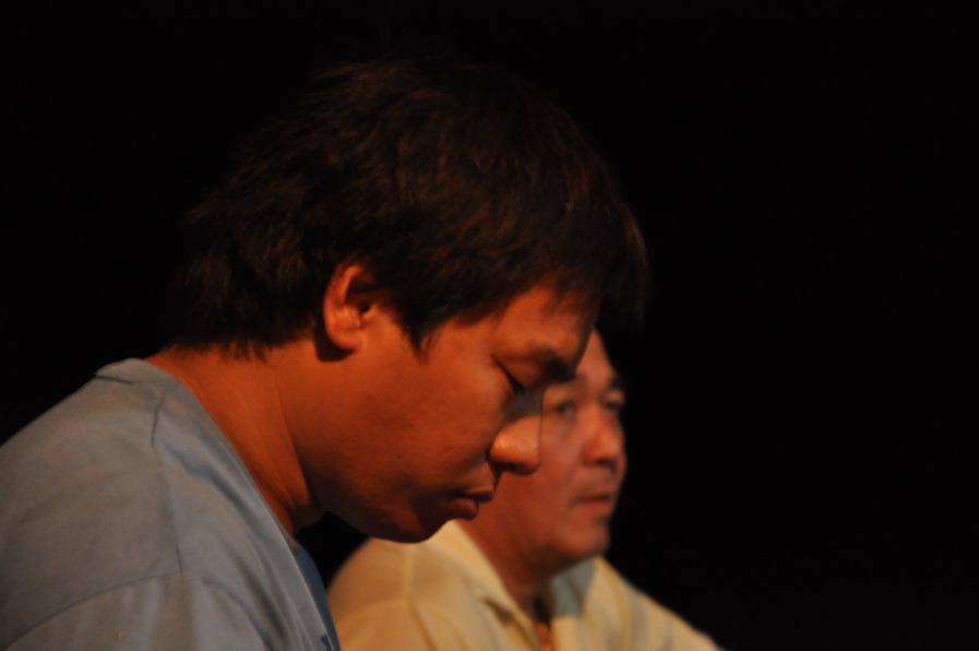 คืนนี้มีสมาชิกมาเพิ่มครับ พี่นพกับน้าตี๋ :cool: