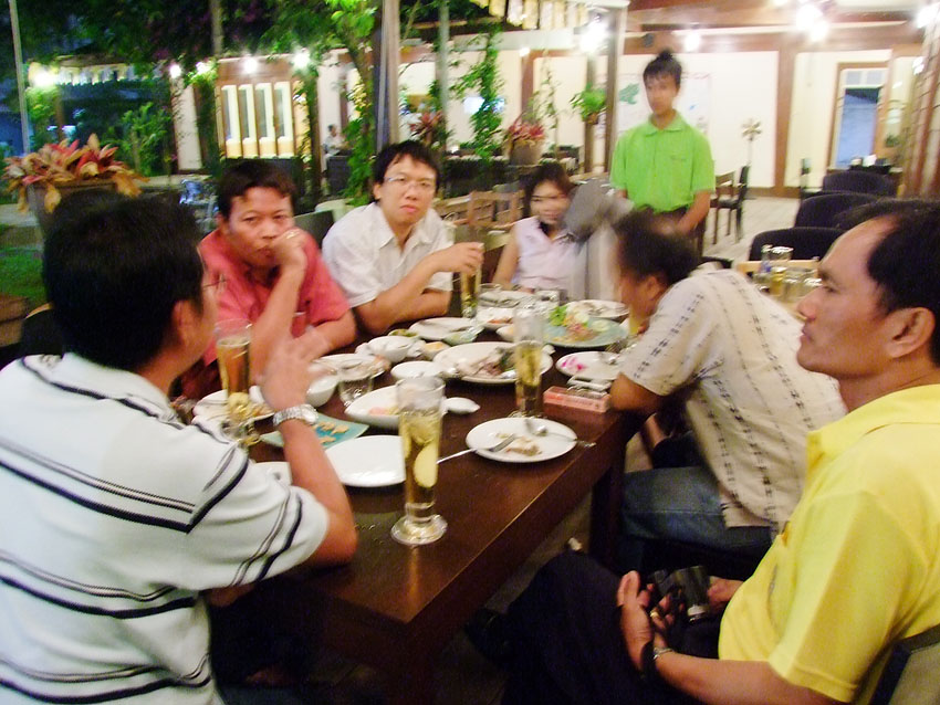 พี่ป๋อง ลวดหนาม 

ยินดีด้วยครับ ..... :cheer: