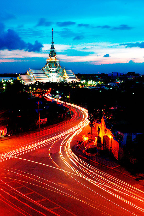 ภาพสุดท้าย เป็นภาพที่พาน้องหมิวไปถ่ายเมื่อปีกลาย   แล้วปีนี้ก็พาไปซ่อม  บอกให้ หัดถ่ายภาพนี้ในแนวตั้