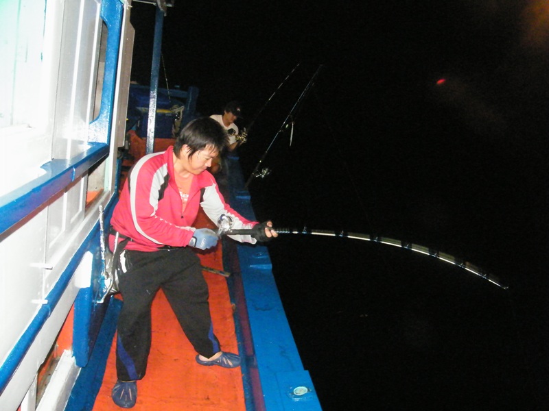 ทริปนี้ต้องยกให้โปรหนุ่มกลางวันก็หมาน  กลางคืนก็หมาน
 :umh: :umh: :umh: