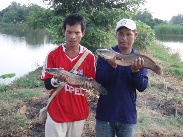 2 หนุ่มสุดฮอตประจำทีม ปลาเกือบ 2 โล