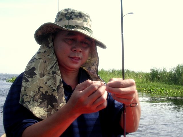 องค์ประธาน ...ในเรือผม
เห็นหมายเด็ด ที่น้องกอร์ฟ ซัดมาตะกี้

ยิ้มแบบเห็นธรรมเลย  :laughing:
