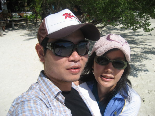 หลังจากนั้นไม่ไว้แล้ว......ขอตัวขึ้นไปนอนต่อ....ยาวจนถึงวันกลับเลย.....

อำลาเกาะเสม็ด...สะเด็ดเจง