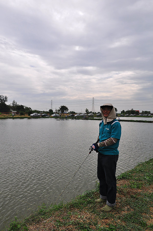 น้าเนี๊ยบ วันนี้ ฮ้อท มาก ซัดไปหลายหน่วย แต่ทำไม ไม่เห็นเอา RAPALA ไปตีเลย กำ.......................