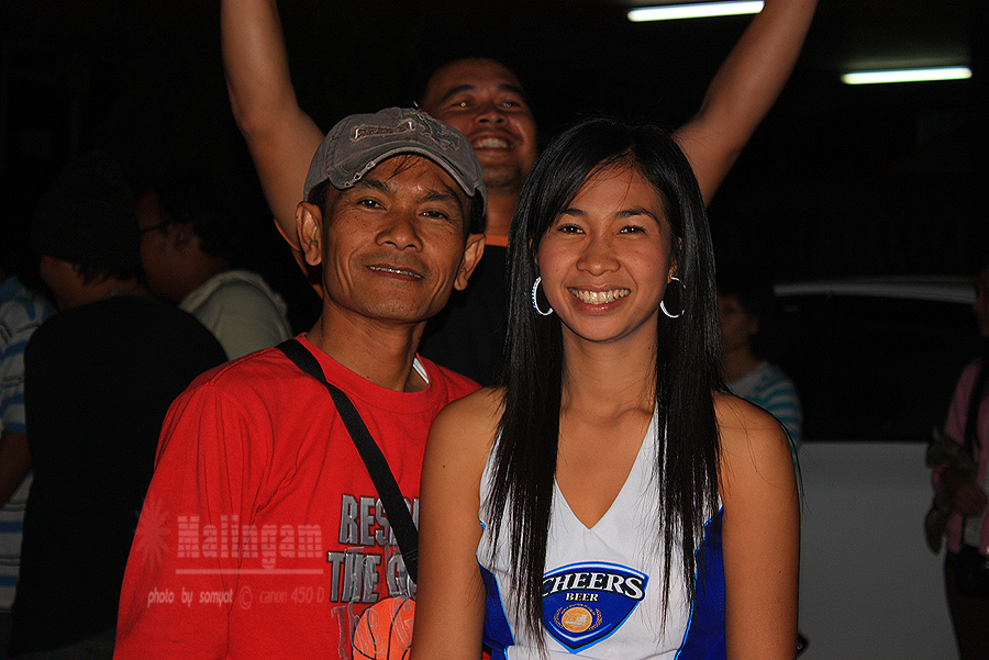 ใครครับน้าลวด.......ได้ใจจริงๆ.......

        :cheer: :love: :cheer: