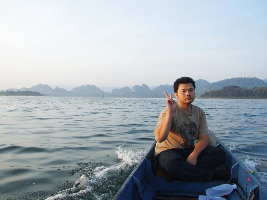 อาการของคนนอนไม่เต็มครับ :laughing: