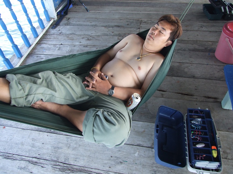 เรียบร้อยโรงเรียนจีนครับพี่น้อง ร่างกายมันอุ่นมากไปหน่อยครับ :laughing: :laughing:
................