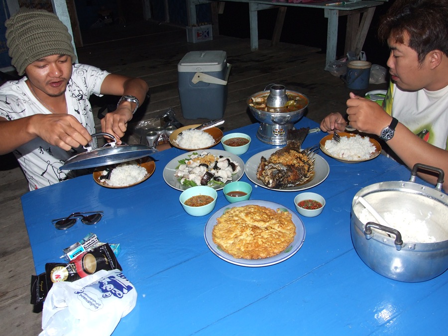 หิว ซัดกันนัวเนีย :laughing: :laughing: