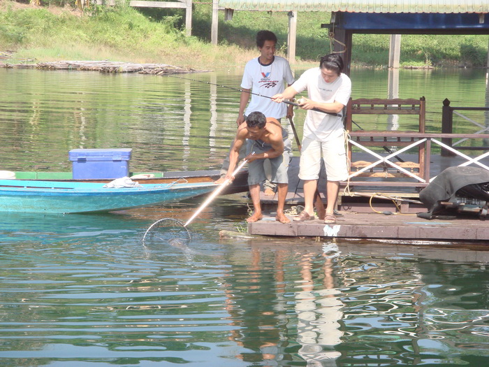 อุปสรรคใต้น้ำเยอะน่าดู ทั้งตอ ทังเชือกผูกแพ