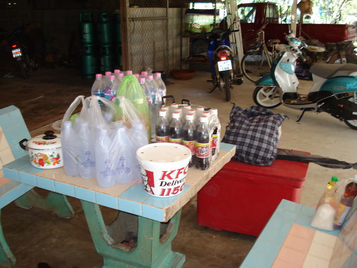 .......... :cheer:.........สัมภาระทั้งหมดที่จัดเตรียมไปกันครับ....... :cheer: :cheer:
....... :