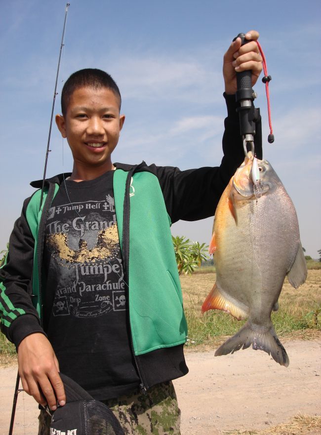 เปคูตัวแรกกับน้องแน๊คครับ :grin: :umh:

สวัสดีครับน้าเย่อกับตอ  :grin: :grin: