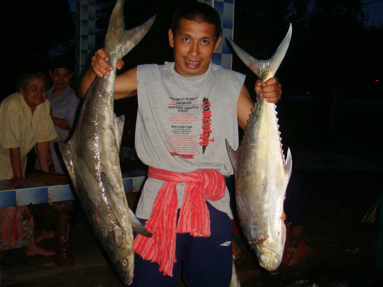 บังเหล็บขอโชว์ด้วยคน...ช่อนเลตัวนี้อัดมากับมือ ทำให้ปวดเอว..ไปหลายวัน