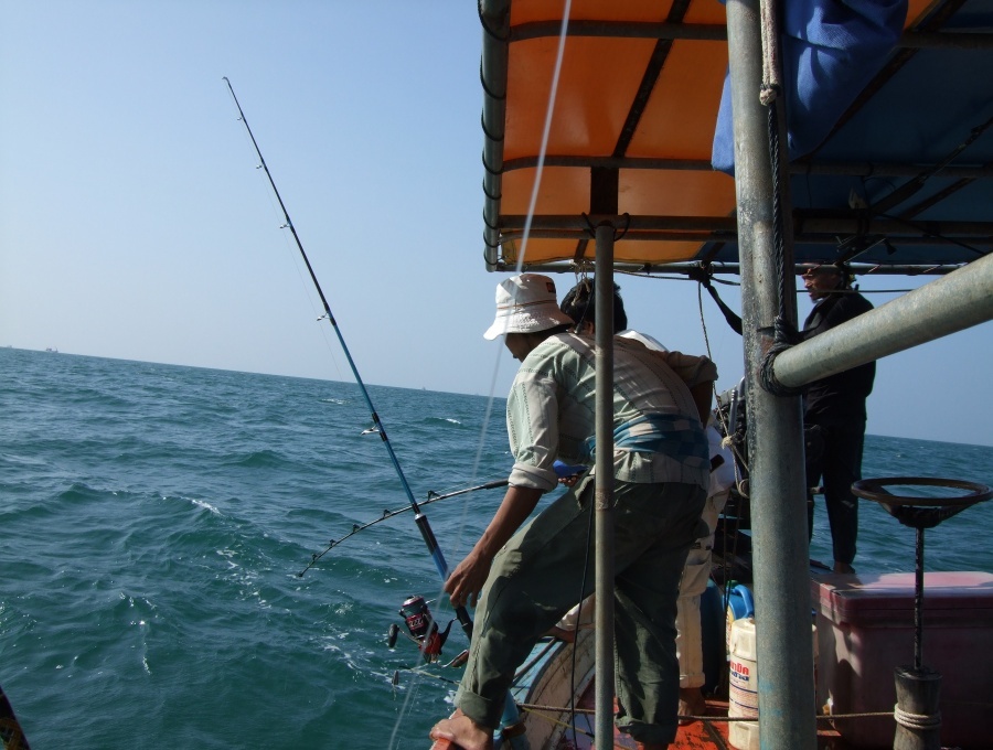 ไม่นานท้ายเรือชุลมุนกันใหญ่