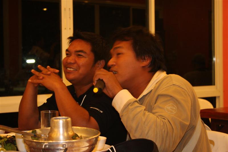  :ohh: :ohh: :ohh: :ohh: :ohh: :ohh: :ohh: :ohh: :ohh:

โน้น......แน๊ะนกเขาคู..........จุ๊กกรู....