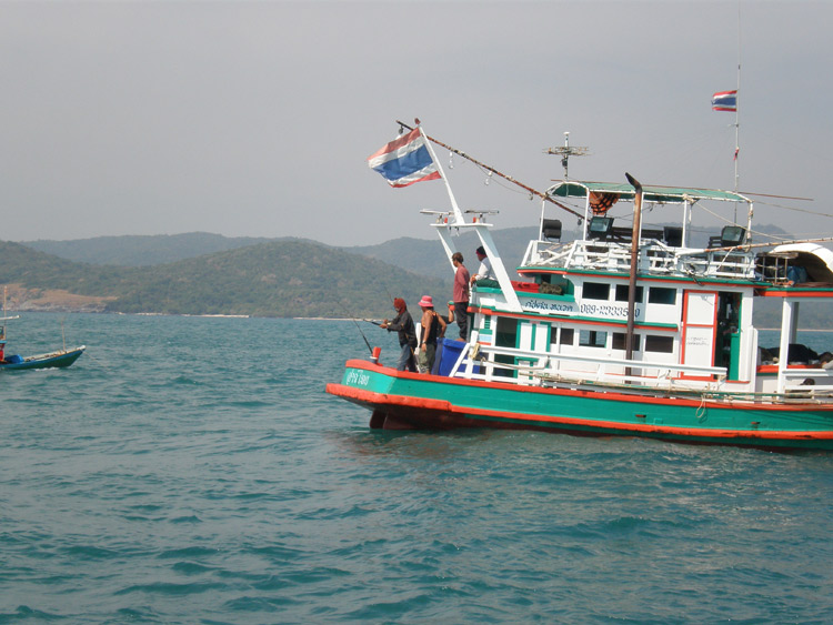  :cheer: เรือลำข้างๆงานเข้าอีกแล้วครับ แต่หลุดไปอีก 1
