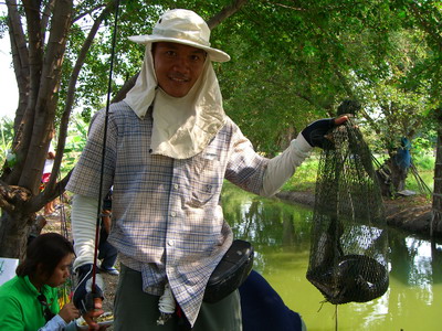 น้าท่านนี้ไม่เคยพลาดได้ทุกสนาม