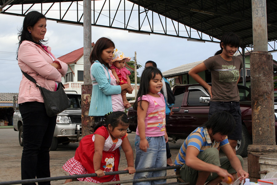 กองเชียร์มาช่วยกันลุ้น จ้ำม่ำเชียว  :laughing: :cheer: